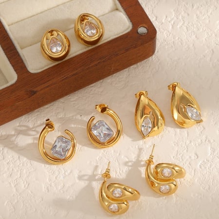 1 paio di orecchini a bottone in acciaio inossidabile color oro dalla forma irregolare