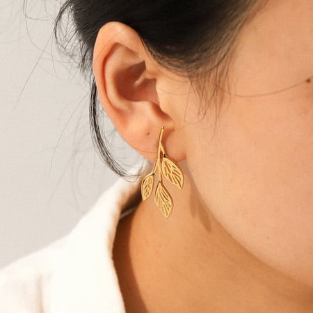 1 paar eenvoudige bladvormige oorbellen van roestvrij staal in goudkleur voor dames