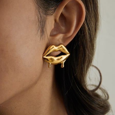 1 paire de boucles d'oreilles à tige classiques en acier inoxydable couleur or pour femme en forme de lèvres 2