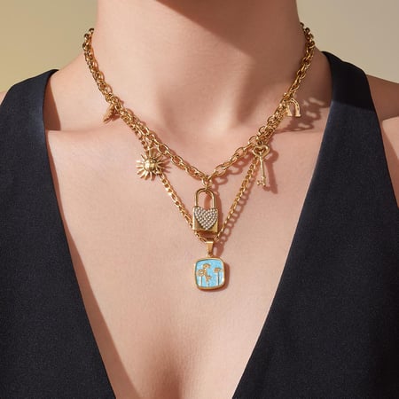 Collier avec pendentif en forme de fleur exquise en acier inoxydable couleur or pour femme 2