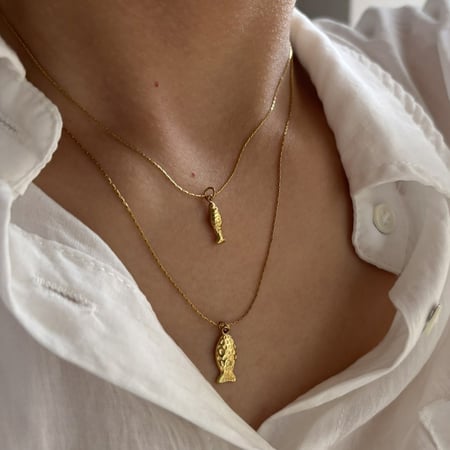 Collana con ciondolo color oro a forma di pesce in acciaio inossidabile da 1 pezzo