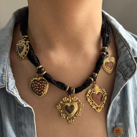 Collana con ciondolo in tessuto color oro in acciaio inossidabile a forma di cuore retrò da 1 pezzo 2