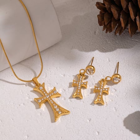 Kreuzförmiges Halsketten-Set aus Edelstahl in Goldfarbe mit Zirkonia 2