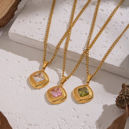 Collier pendentif luxueux en acier inoxydable à motif écossais, couleur or et zircone 2