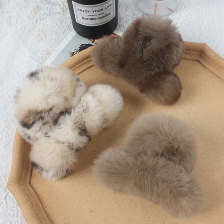 1 Piece Luxurious  Cute Solid Color Furry Women's Hair Clips