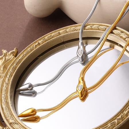Collana con zirconi color oro a forma di serpente in acciaio inossidabile da 1 pezzo