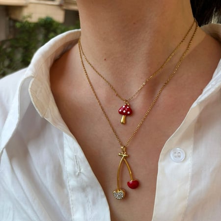 Collier pendentif cerise en émail 1 pièce 2