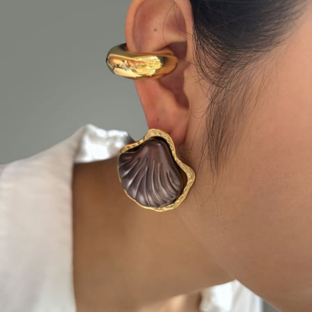 1 paio di orecchini in acciaio inossidabile color oro con conchiglia in acrilico 2