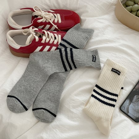 1 Pair White Tower Striped Sports & Casual Pure Cotton Women's Mid-Calf Socks 2