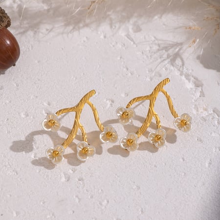 1 Paar romantische Ohrstecker aus Edelstahl in Goldfarbe mit Muschelmuster