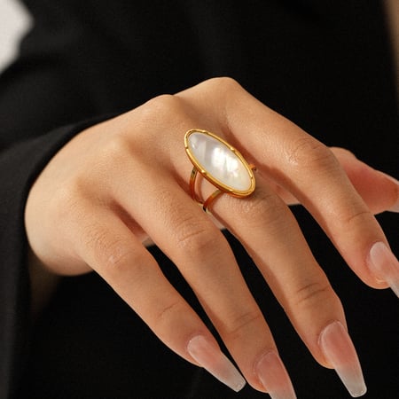 1 Stück schlichter Statement-Ring aus Edelstahl in Goldfarbe mit Muschel 2