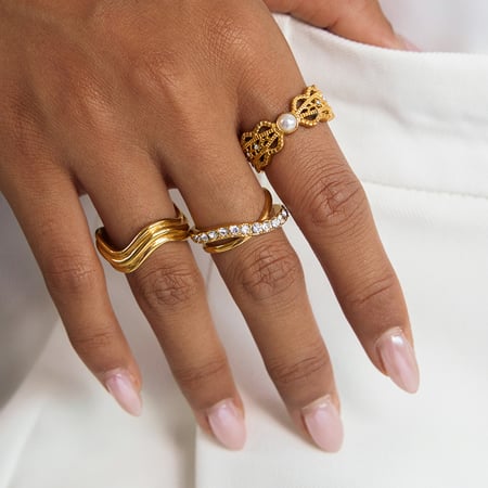 1 Stück moderne ausgehöhlte Edelstahlringe in Goldfarbe für Damen mit Edelsteinen 2