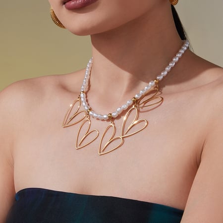 1 Piece Elegant Heart Hollowed-out Stainless Steel Gold Color Women's Pendant Necklaces 2