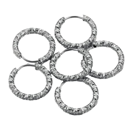 1 Paar minimalistische Creolen aus Edelstahl mit Hammermuster in Goldfarbe für Damen
