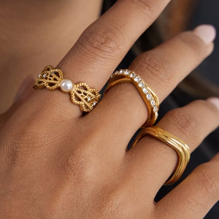 1 Stück moderne ausgehöhlte Edelstahlringe in Goldfarbe für Damen mit Edelsteinen