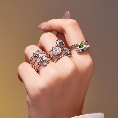 1 Piece Sparkling Snake Titanium Steel Gold Color Zircon Women's Gemstone Rings