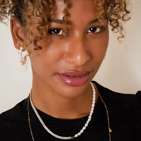 Necklace one side pearls