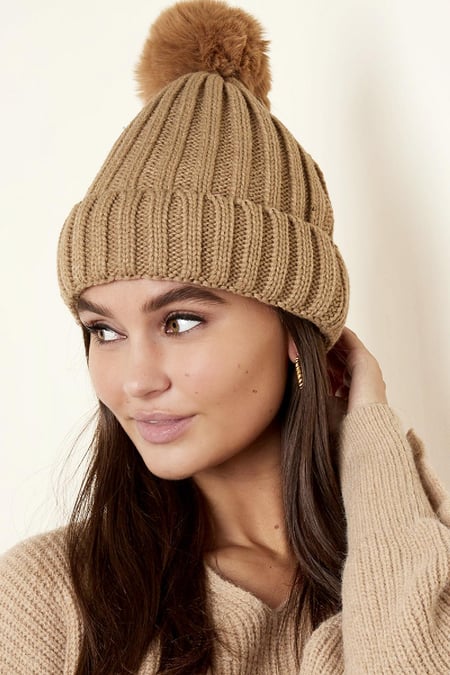 Bonnet Furry Pompon Vert Acrylique