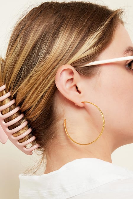 Grande pince à cheveux finition brillante Beige Plastique