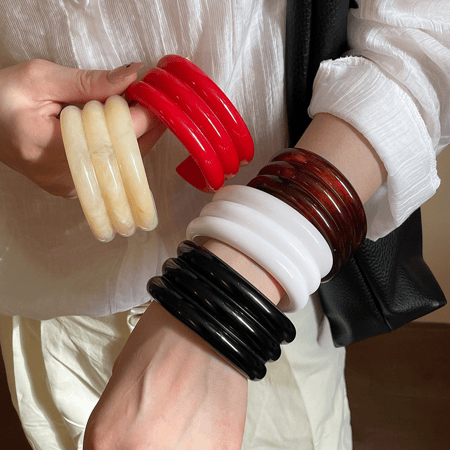 1 pulsera de resina de color sólido con forma irregular 2