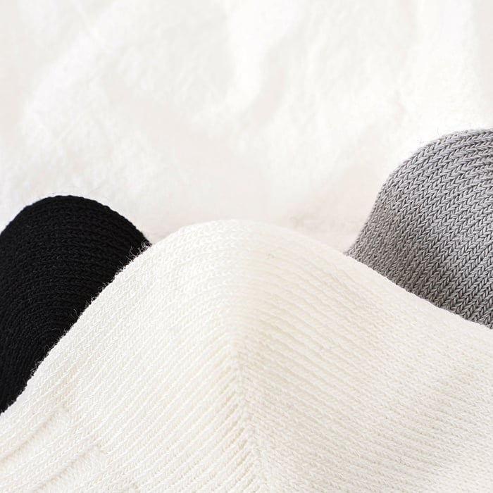 Light Luxury Rhinestone Studded Hollow Heart Knitted Pure Cotton Women's Socks Picture4