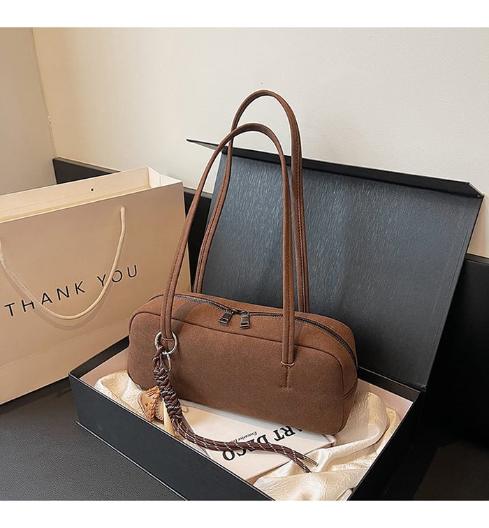 1 Piece  Retro Solid Color Suede Women's Shoulder Bags(Includes Bag Pendant) Picture2