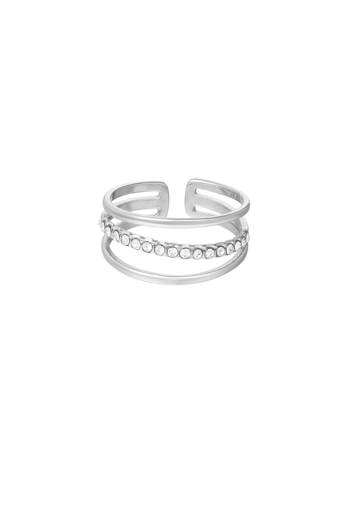 ring three layers with a row of stones