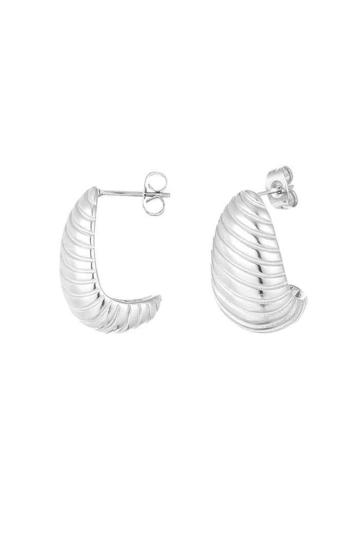 half croissant earring 