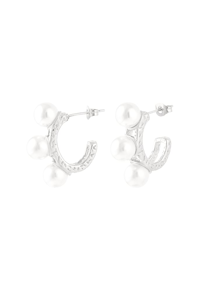 earrings triple statement pearl