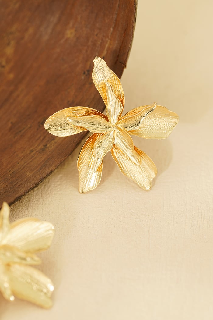 Statement-Ohrringe mit Blumenmotiv – goldfarben Bild3