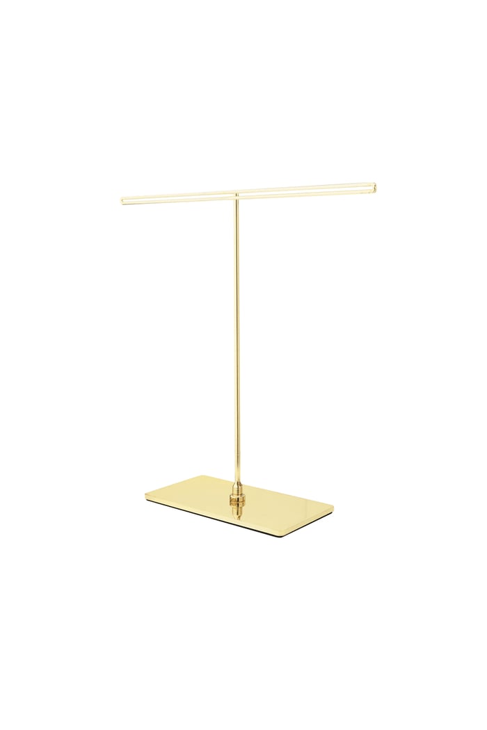 earrings display elongated