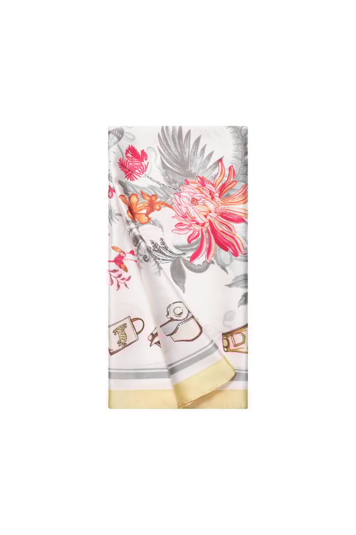 Vacantion scarf Picture2