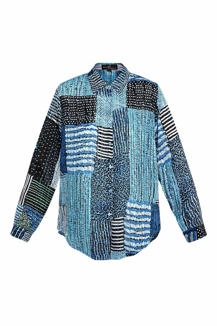 Bluse über dem Oberteil mit rosa Aufdruck 