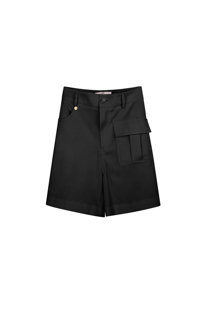 Shorts mit Tasche – Creme  