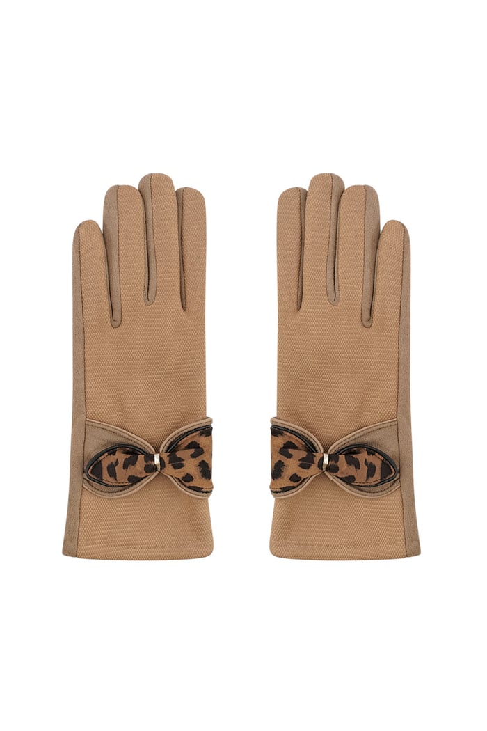 Panther detail gloves