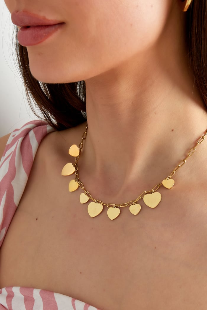 Collana con ciondolo piatto e grosso a forma di cuore Immagine3