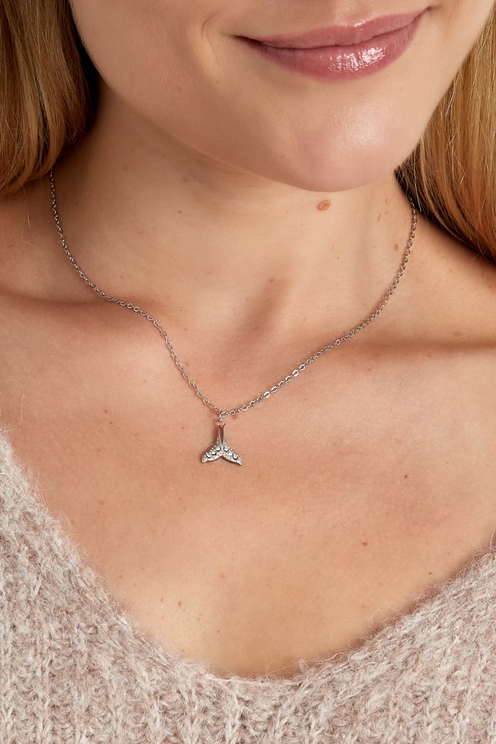 whale tail necklace Picture2