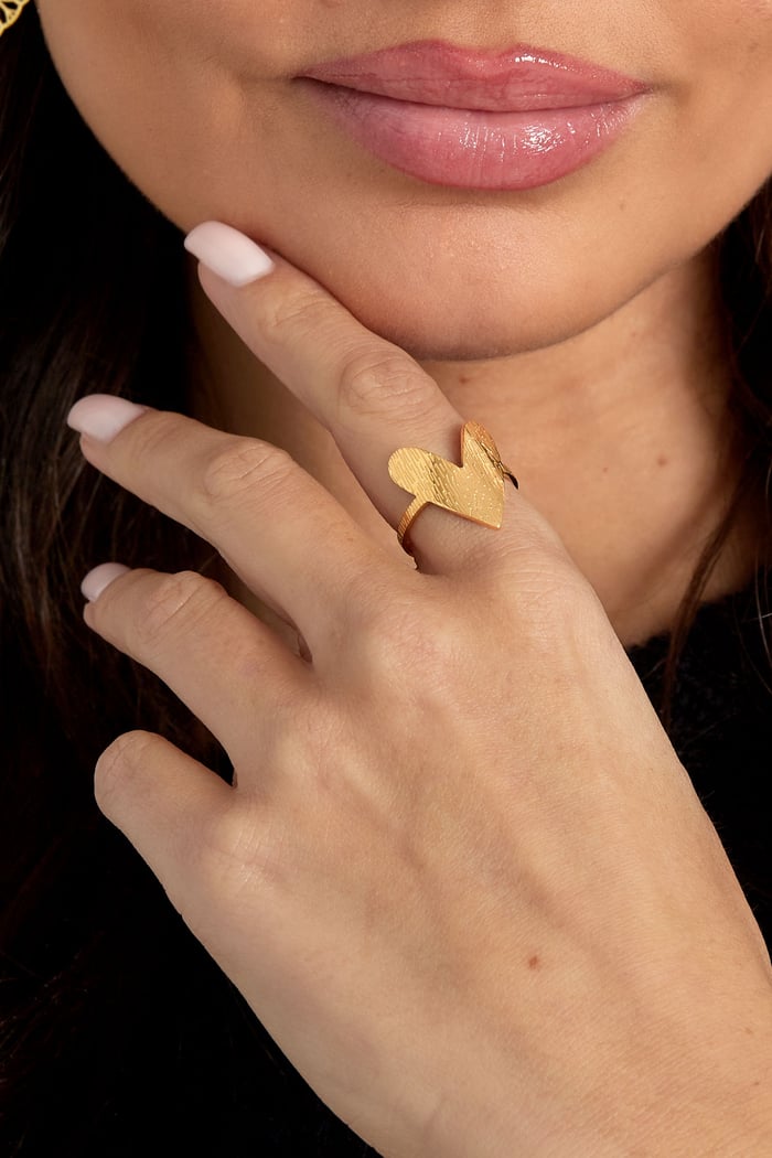 ring with big heart h5Picture3