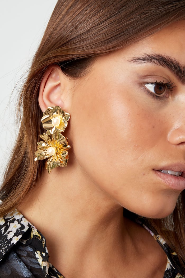 earrings statement flower h5Picture3