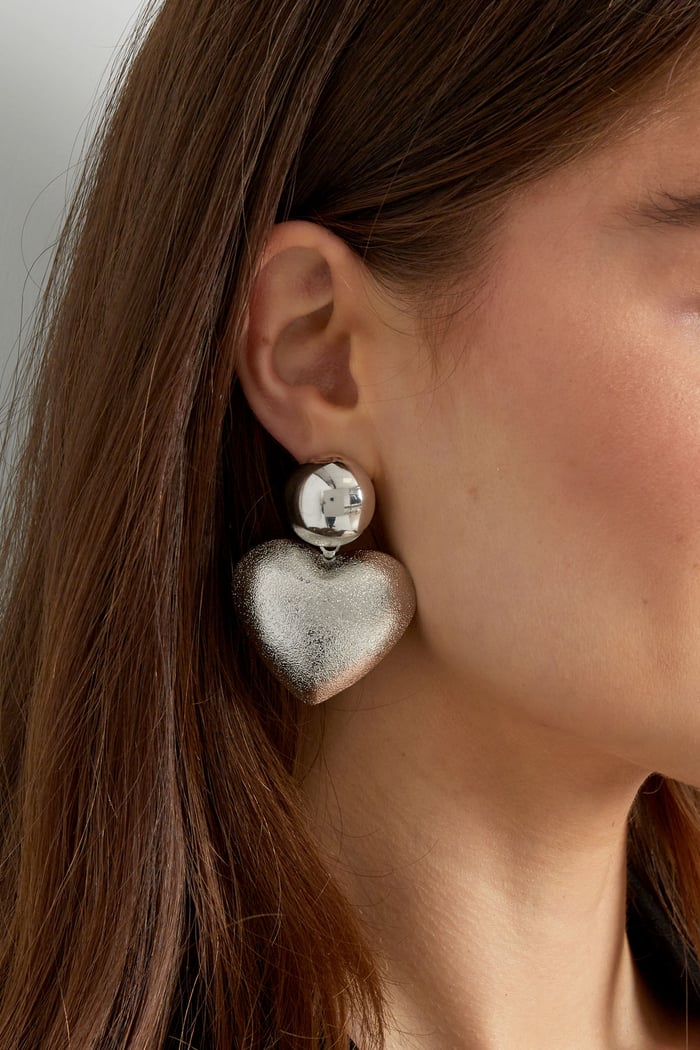 earrings heart with dot Picture3
