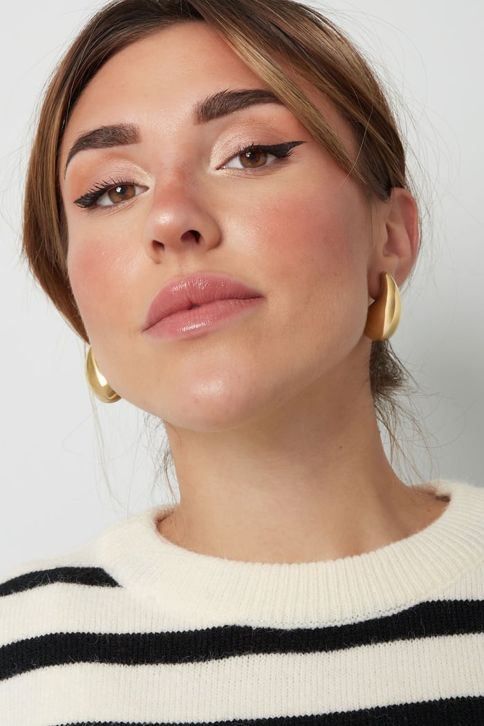 Women's Thick Dome Drop Earrings Made of Stainless Steel - Medium Picture2