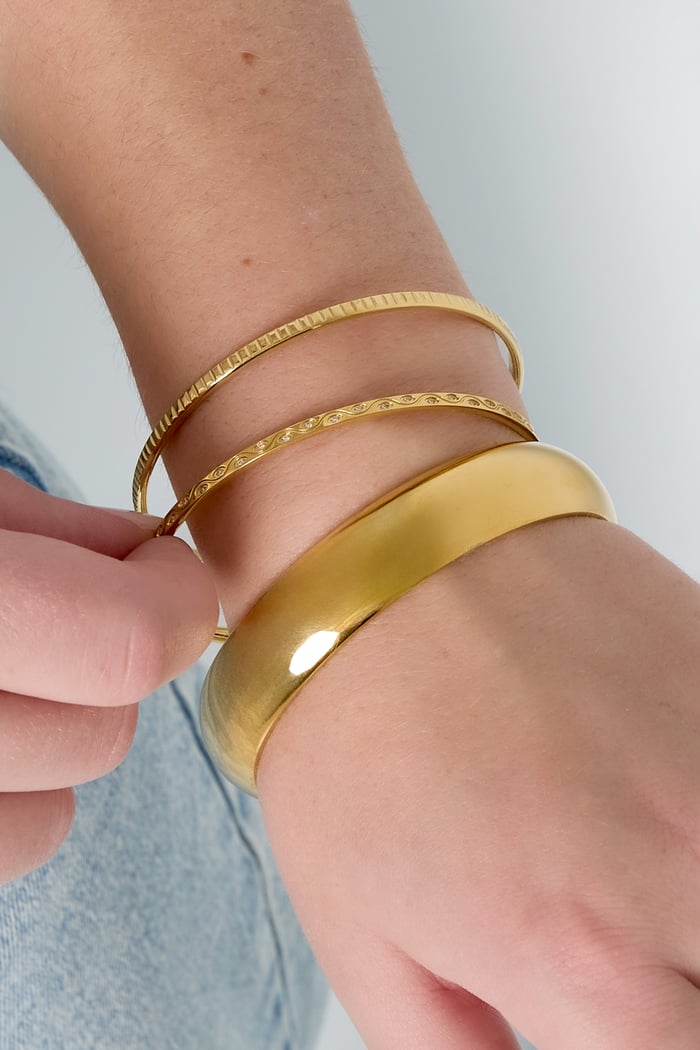 Sleek shine bangle Picture2