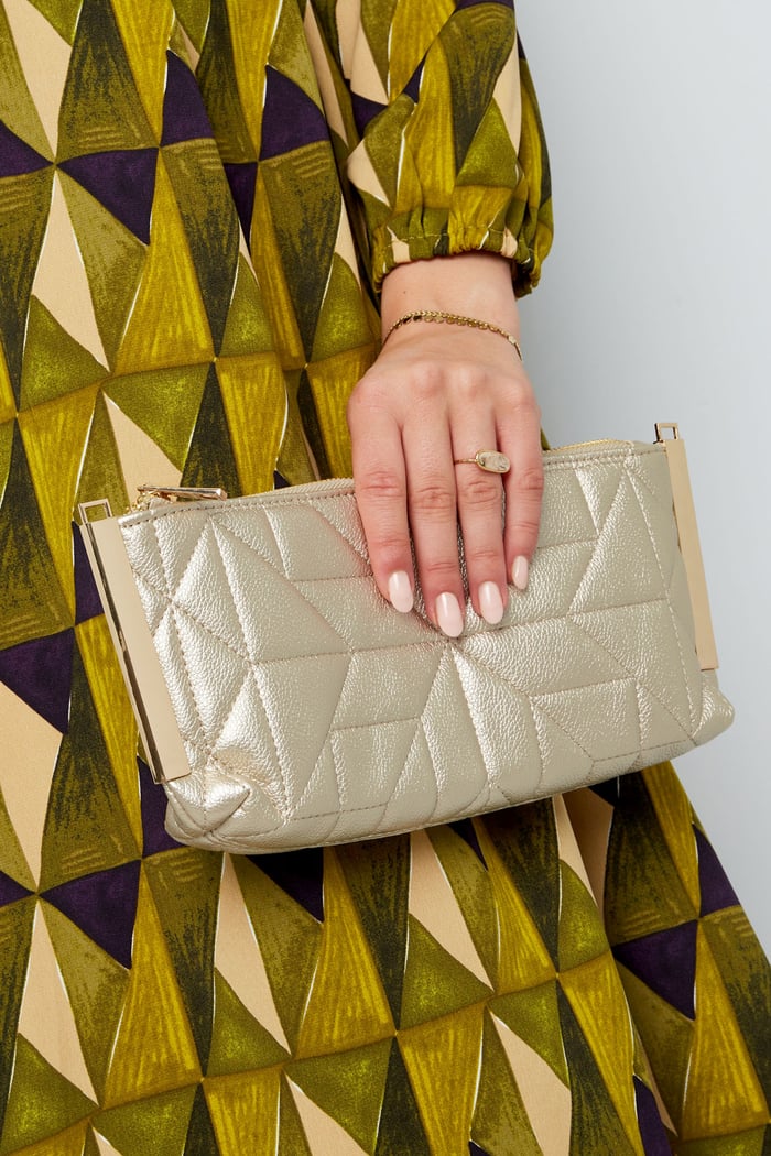 Genähte Clutch mit goldenen Beschlägen – Kupfer Bild4