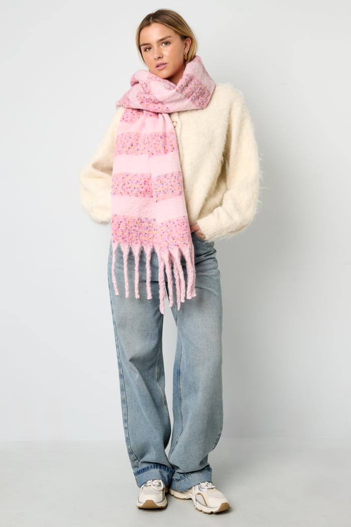 Festive day scarf Picture3