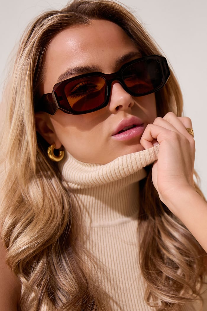 Look a like sunglasses with corners h5Picture3