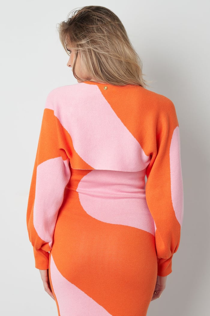 Strickjacke mit Bio-Streifendruck – braun h5Bild8