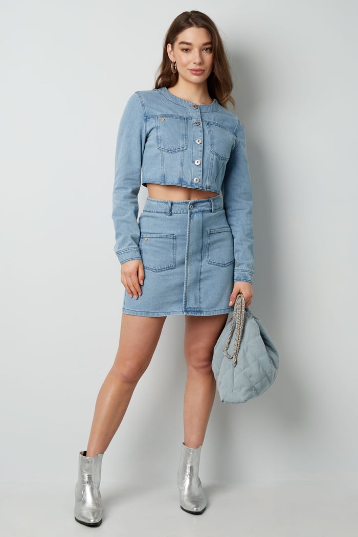 Giacca corta in denim con bottoni Immagine4