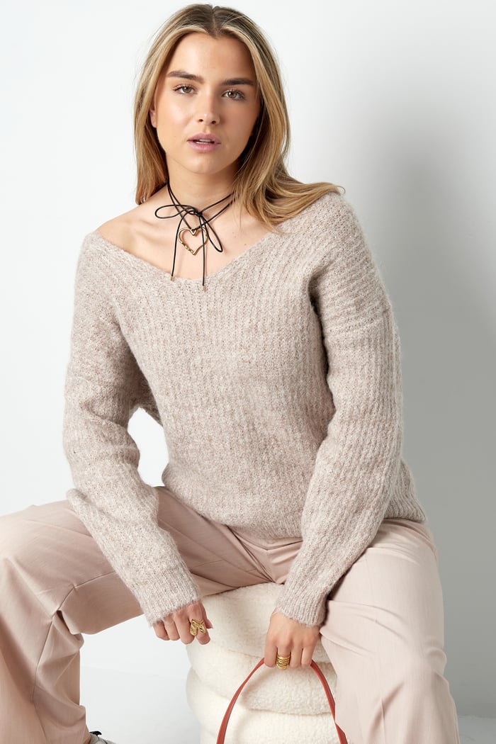 Bowtiful sweater Picture13