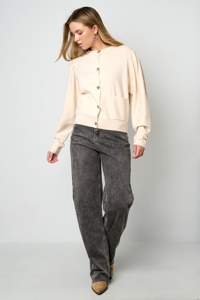 Cardigan with floral buttons Picture6