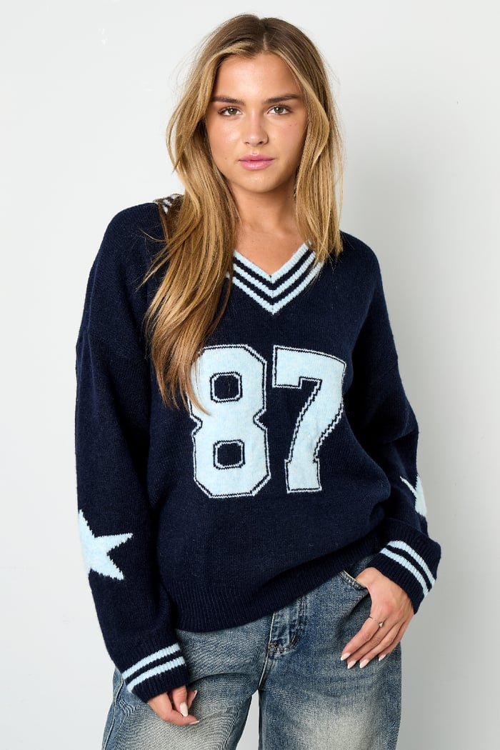 V-Neck Sweater Picture5